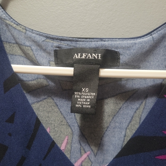 Alfani Sleeveless Floral Patterned Top XS - Picture 3 of 4